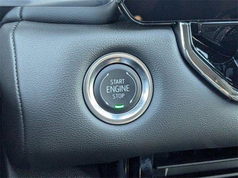 New 2025 GMC Canyon Elevation w/ Convenience Package image 29