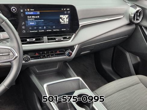 Used 2025 Chevrolet Equinox LT AWD/4WD image 25