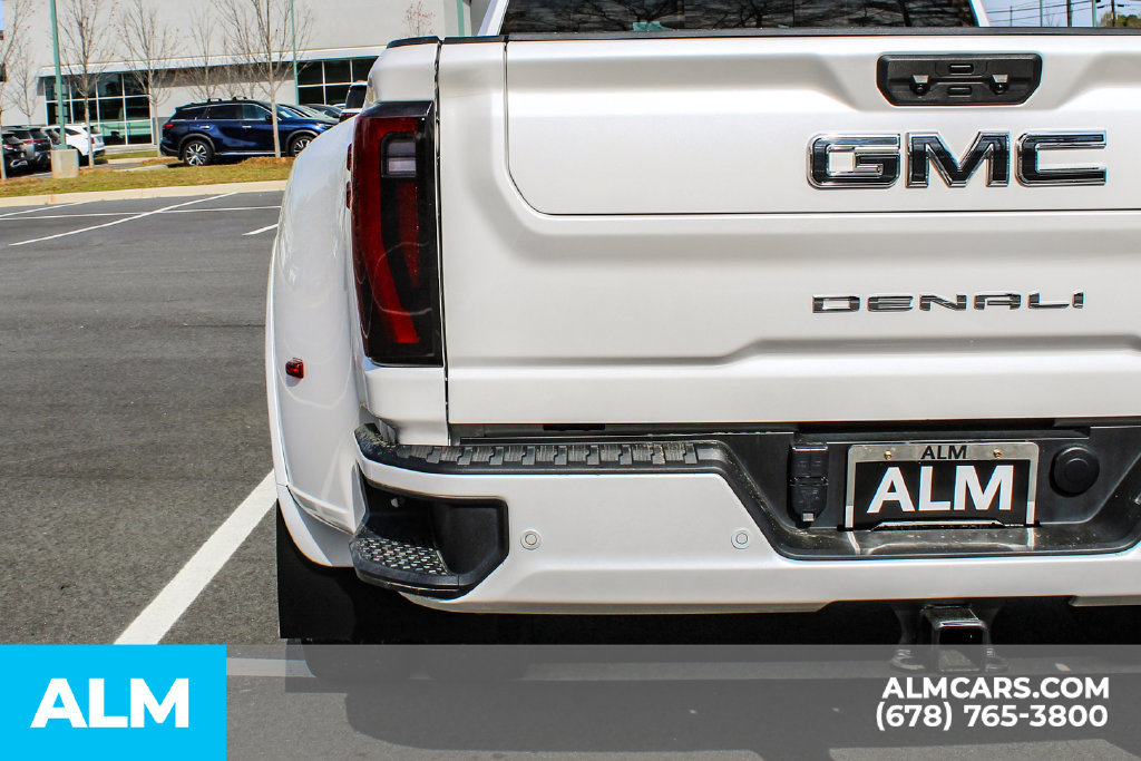 Used 2024 GMC Sierra 3500 Denali Ultimate AWD/4WD image 11