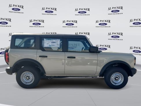 New 2025 Ford Bronco 4-Door image 6