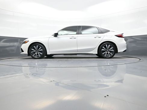 Certified 2024 Honda Civic EX-L image 32