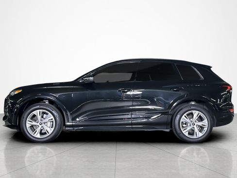 Used 2025 Audi Q6 e-tron Premium w/ Convenience Package RWD image 2