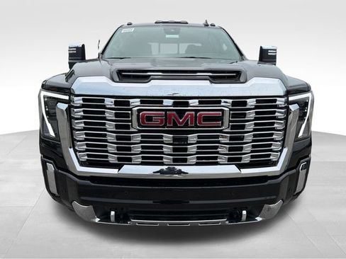 New 2026 GMC Sierra 2500 Denali w/ Denali Reserve Package AWD/4WD image 2