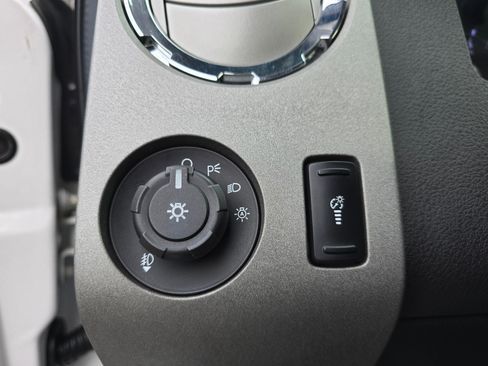 Used 2011 Ford F350 Lariat w/ Chrome Pkg image 25