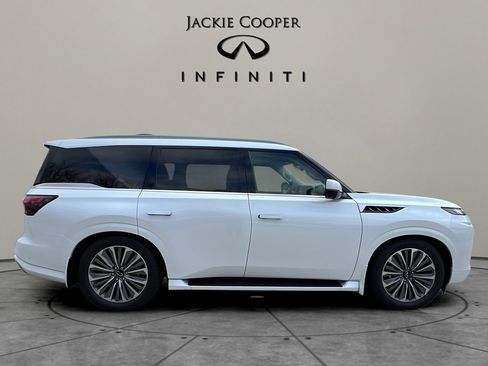 New 2026 INFINITI QX80 Luxe image 6