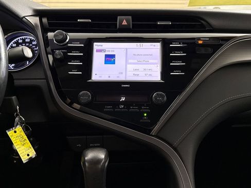 Used 2020 Toyota Camry SE image 17