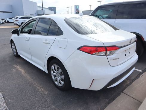 Used 2020 Toyota Corolla LE w/ Carpet Mat Package (TMS) FWD image 2