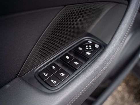 Certified 2025 Porsche Panamera 4 image 16