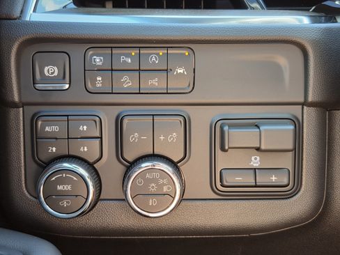 New 2026 Chevrolet Tahoe High Country AWD/4WD image 15