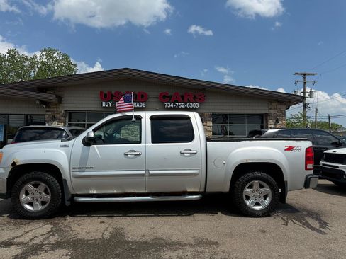 Used 2012 GMC Sierra 1500 SLT w/ All-Terrain Package AWD/4WD image 2