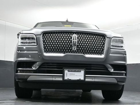 Certified 2021 Lincoln Navigator Reserve w/ Luxury Package AWD/4WD image 40