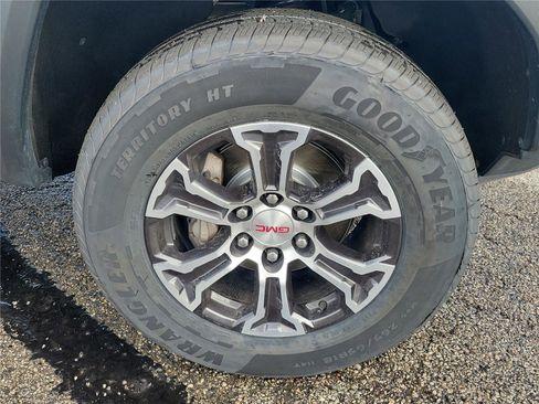 Used 2023 GMC Canyon AT4 w/ AT4 Premium Package AWD/4WD image 6