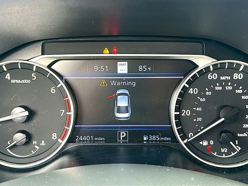 Used 2024 Nissan Altima 2.5 SV w/ SV Premium Package FWD image 10