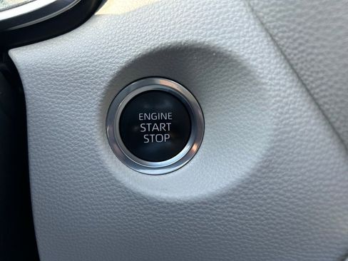 Used 2023 Toyota Corolla Cross XLE w/ Convenience Package image 28