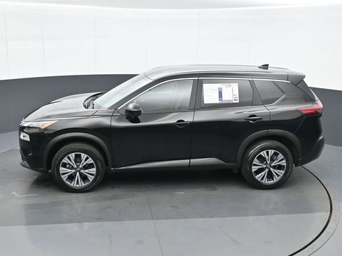 Used 2023 Nissan Rogue SV image 18