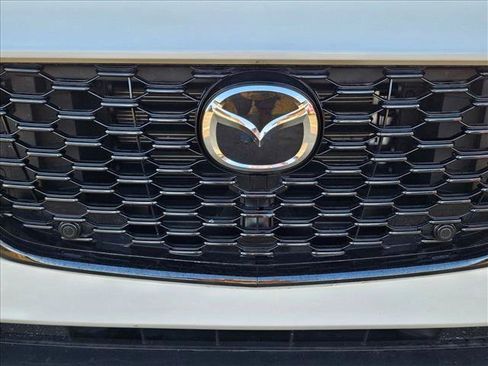 Used 2025 MAZDA CX-70 3.3 Turbo w/ Preferred Package AWD/4WD image 2