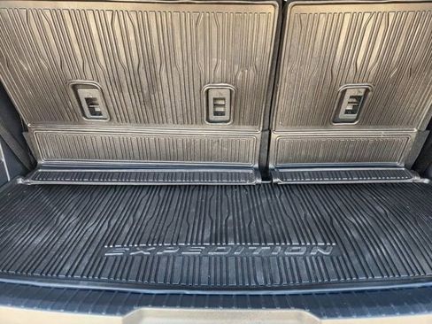 Used 2024 Ford Expedition Limited AWD/4WD image 32