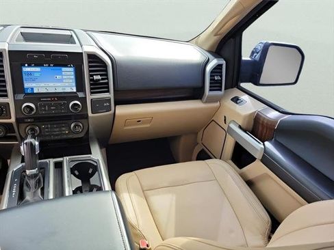 Used 2017 Ford F150 Lariat w/ Equipment Group 502A Luxury AWD/4WD image 16