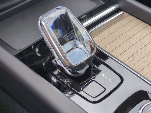 Used 2026 Volvo XC60 B5 Plus w/ Protection Package Premier image 31