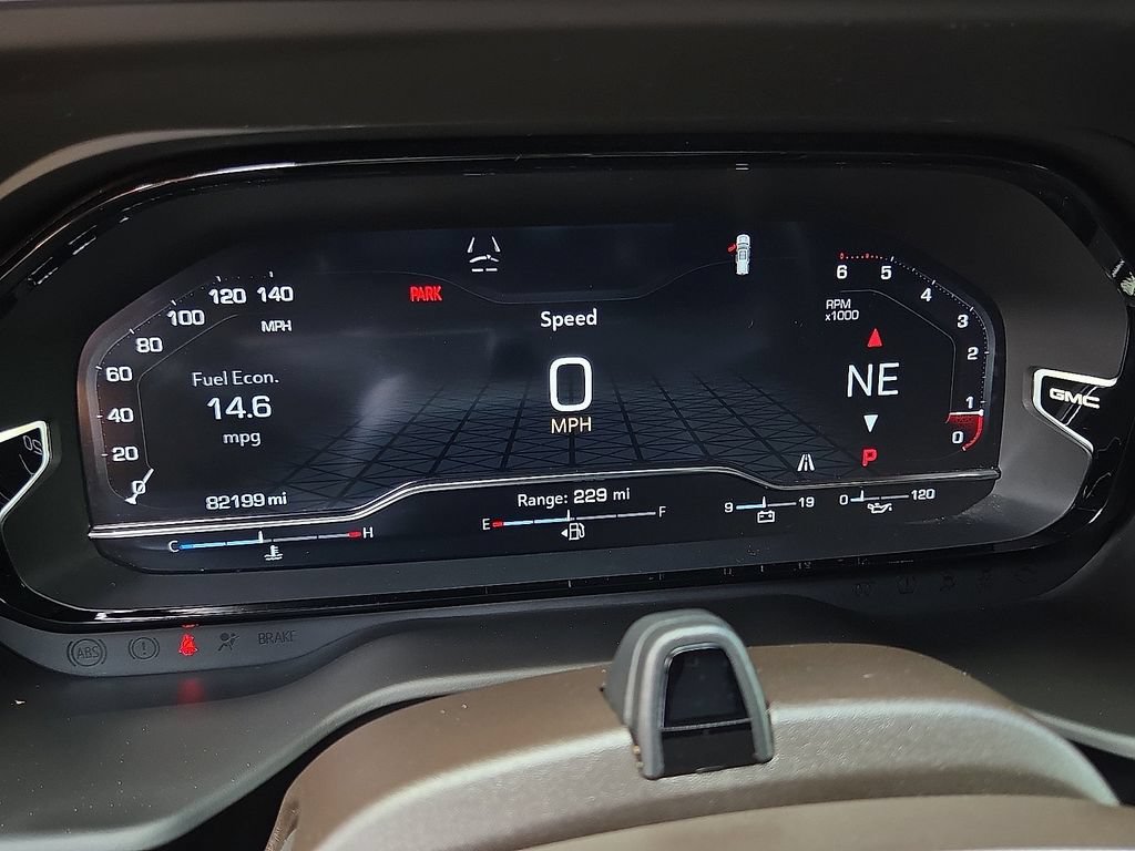 Used 2024 GMC Yukon Denali w/ Advanced Technology Package RWD image 17