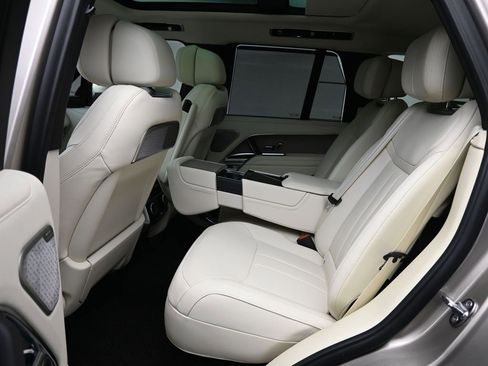 Used 2025 Land Rover Range Rover Autobiography image 20