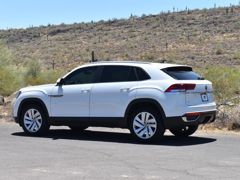 Used 2020 Volkswagen Atlas Cross Sport SE w/ Panoramic Sunroof Package AWD/4WD image 4
