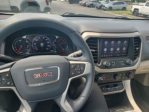 Used 2023 GMC Acadia Denali w/ Denali Technology Package AWD/4WD image 16
