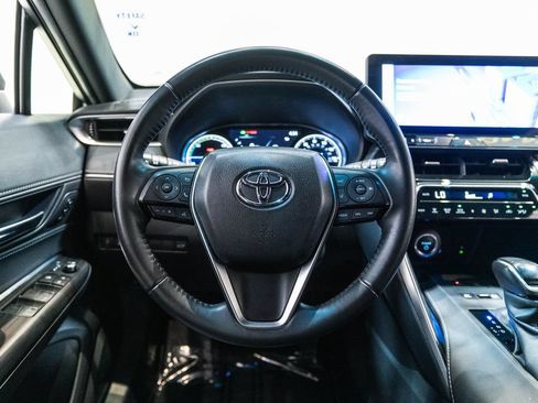 Certified 2024 Toyota Venza XLE AWD/4WD image 16