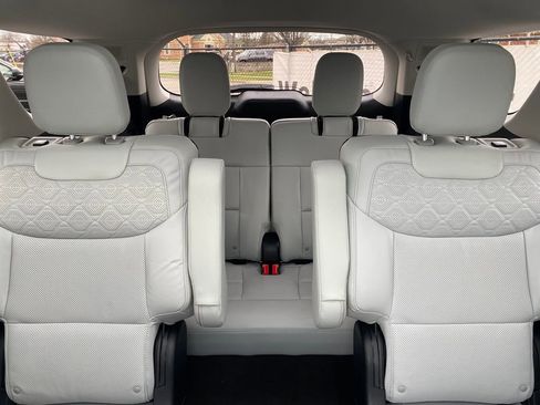 Used 2025 Ford Explorer Platinum w/ LUX Leather Package image 33