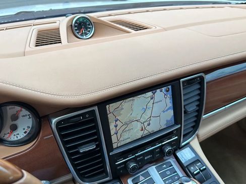 Used 2011 Porsche Panamera S image 23
