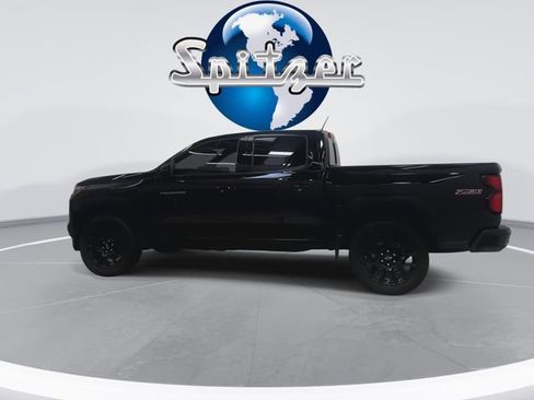 Used 2024 Chevrolet Colorado Z71 w/ LPO, Dark Essentials Package image 2