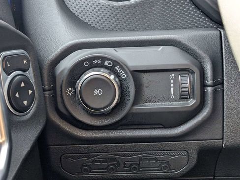 Used 2026 Jeep Wrangler Unlimited Rubicon w/ Safety Group AWD/4WD image 22