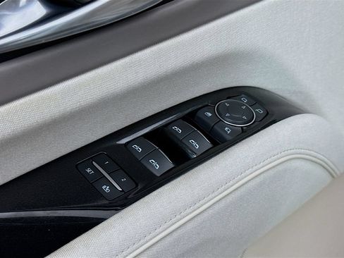 Used 2022 Cadillac Escalade ESV Sport Platinum w/ Heavy-Duty Trailer Package AWD/4WD image 21