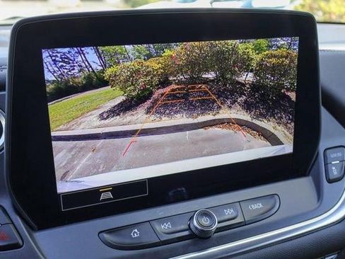 Certified 2025 Chevrolet Blazer LT FWD image 12