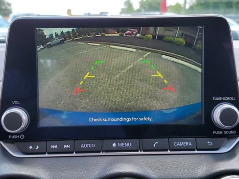 Used 2025 Nissan Sentra SV FWD image 25