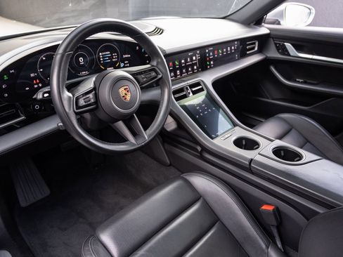 Used 2020 Porsche Taycan 4S image 4