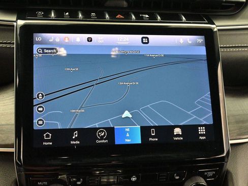 Used 2022 Jeep Grand Cherokee Limited AWD/4WD image 23