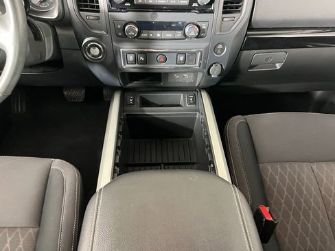 Used 2024 Nissan Titan SV w/ SV Convenience Package RWD image 17