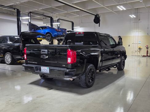 Used 2017 Chevrolet Silverado 1500 LTZ Z71 w/ Midnight Edition AWD/4WD image 7