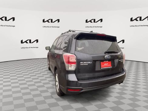 Used 2017 Subaru Forester 2.5i Touring AWD/4WD image 7
