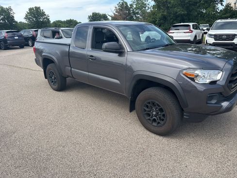 Used 2019 Toyota Tacoma SR w/ SX Package RWD image 20