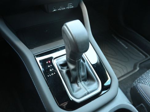 Used 2025 Subaru Forester Premium image 26