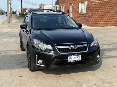 Used 2016 Subaru Crosstrek 2.0i Premium AWD/4WD image 3