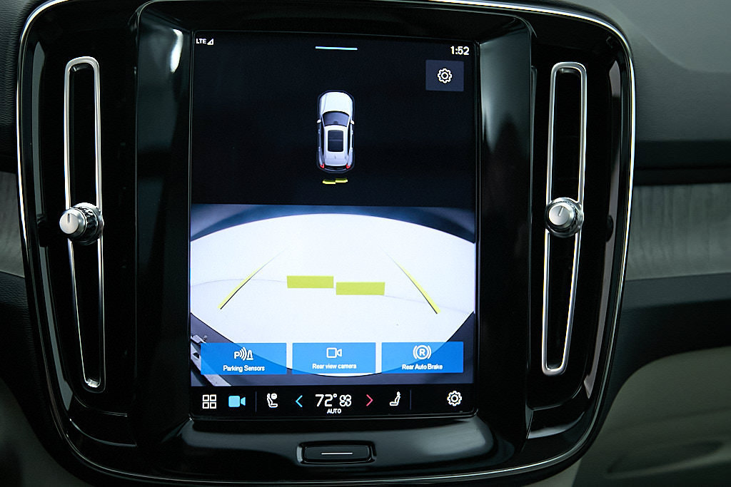 Certified 2023 Volvo XC40 B5 Plus w/ Protection Package Premier AWD/4WD image 30