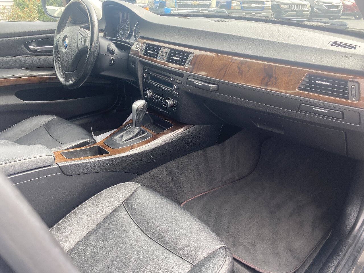 Used 2011 BMW 328i xDrive Sedan AWD/4WD image 10