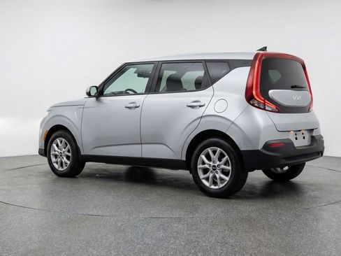 Used 2025 Kia Soul LX w/ LX Technology Package image 6