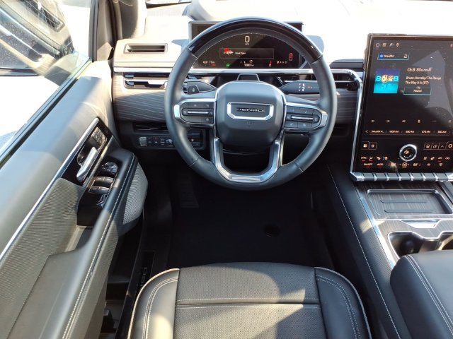 Used 2025 GMC Sierra EV Denali AWD/4WD image 18