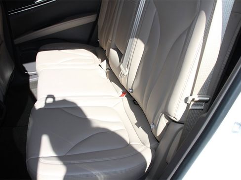 Certified 2022 Lincoln Nautilus AWD w/ Premium Package image 16