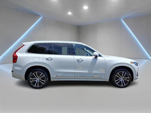 Used 2022 Volvo XC90 T8 Inscription Expression w/ Climate Package AWD/4WD image 4