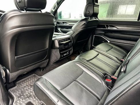 Used 2024 Jeep Wagoneer L Series III w/ Flexible Seating Group image 27